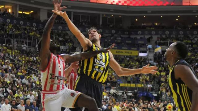 Fenerbahçe Beko, EuroLeague'e galibiyetle başladı! Ataşehir'de Olympiakos'u 82-71 mağlup etti