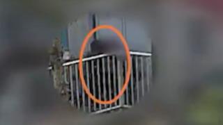 14 yaşındaki saldırgan okul bahçesinde iki öğretmen ve bir öğrenciyi bıçakladı! O anlar anbean kamerada...