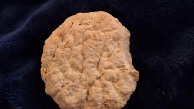 Vefat eden büyükannesinin buzdolabında buldu! Gördüklerine inanamadı... Tam 84 yıllıkmış: Bu yenilebilir aile mirası