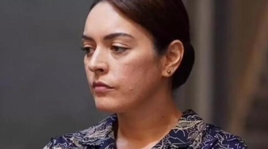 Kadın cinayetlerini duyunca sessiz kalamadı! Ezgi Mola adeta öfke kustu! 'Kafasına vura vura...' 