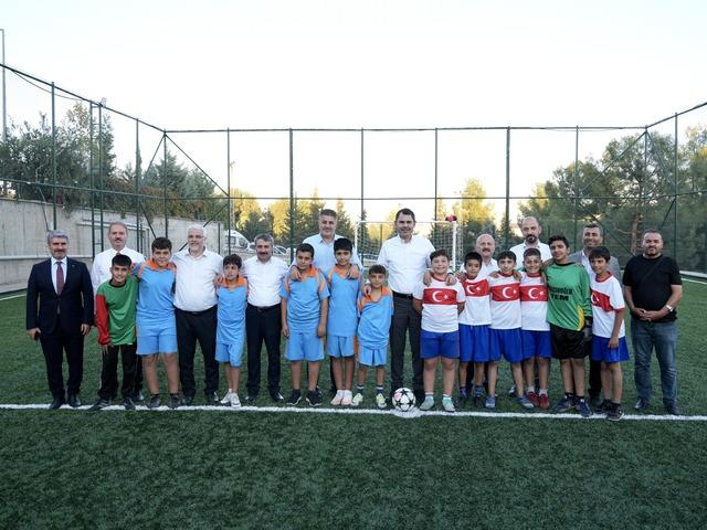 SN. Murat Kurum Adıyaman Halı Saha Çocuklarla Futbol Oynama Fotoğraflar3688