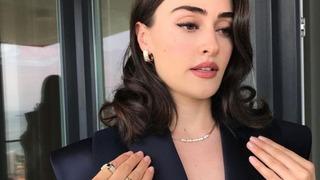 Faruk Sabancı ile aşk yaşıyor... Esra Bilgiç dergi çekimi için kamera karşısına geçti! Cesur pozlarına beğeni yağdı 