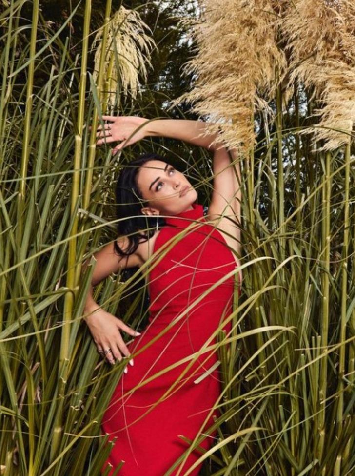 Faruk Sabancı ile aşk yaşıyor... Esra Bilgiç dergi çekimi için kamera karşısına geçti! Cesur pozlarına beğeni yağdı  G3