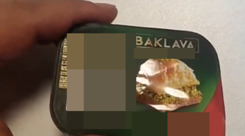 Dilim baklavayı paketleyip satıyorlar! Tek bir baklava 40 TL... Tepkiler gecikmedi: "İnsanın aklı oynuyor"