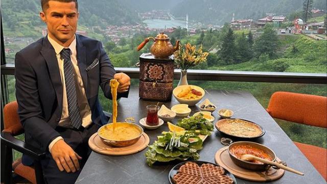 Siz hiç kuymak yiyen Ronaldo gördünüz mü? İşte şimdi göreceksiniz