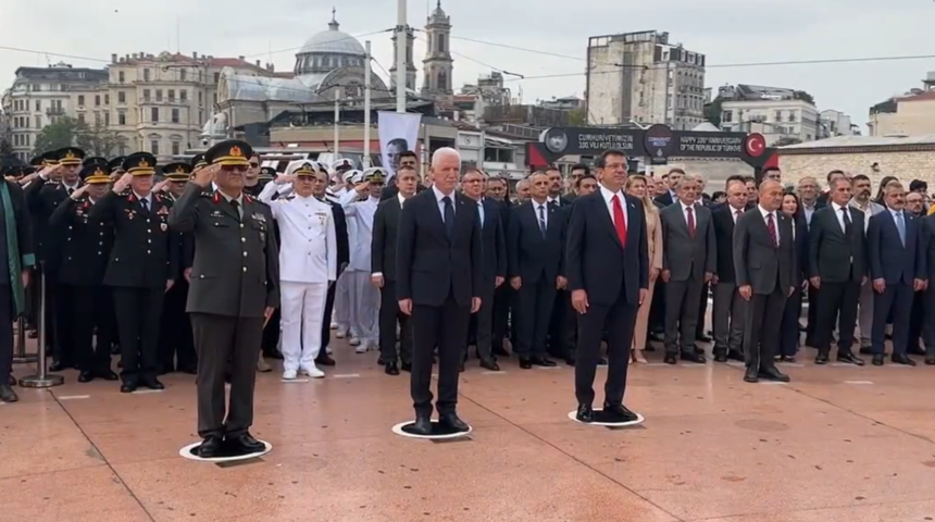 İstanbul'un kurtuluşunun yıl d&ouml;n&uuml;m&uuml;! Vali G&uuml;l ile İmamoğlu &ccedil;elenk bıraktı, Cumhurbaşkanı Erdoğan mesaj g&ouml;nderdi