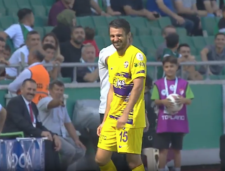 Arda Turan ve tüm stat onu alkışladı! Konyaspor Teknik Direktörü Ali Çamdalı'dan akrep vuruşu... Fatih Terim'i akıllara getirdi! G2