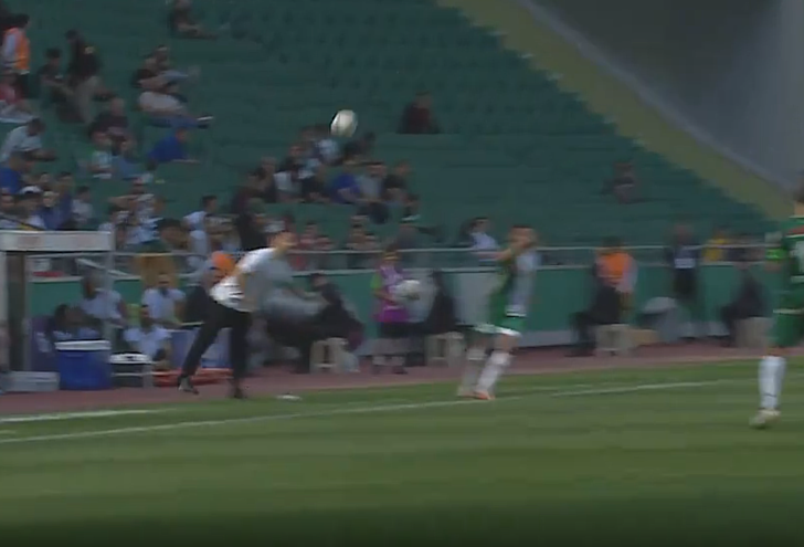 Arda Turan ve tüm stat onu alkışladı! Konyaspor Teknik Direktörü Ali Çamdalı'dan akrep vuruşu... Fatih Terim'i akıllara getirdi! G3