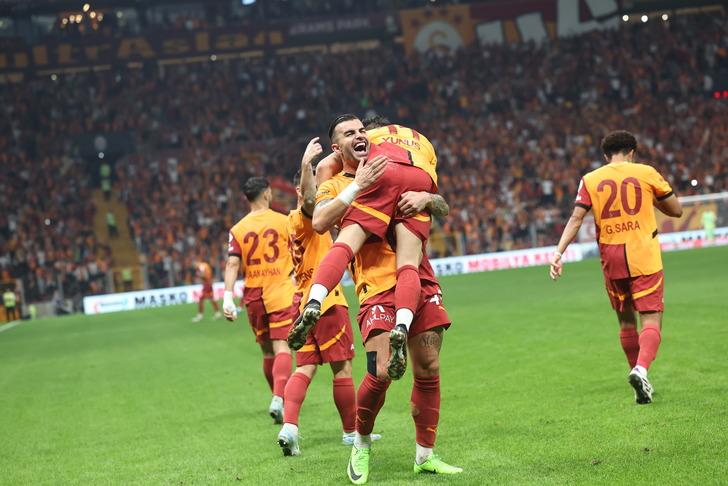 Galibiyete rağmen demediğini bırakmadı! 'Galatasaray'da tuhaf şeyler oluyor' G4