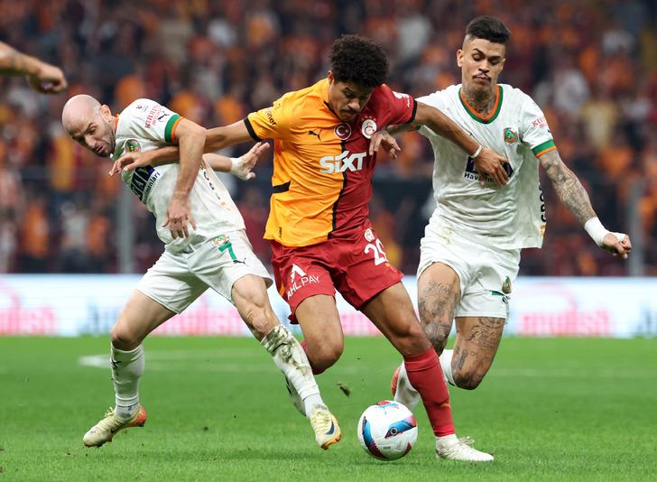 Galibiyete rağmen demediğini bırakmadı! 'Galatasaray'da tuhaf şeyler oluyor' G3