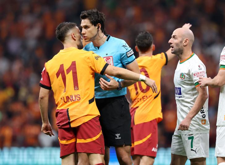 Galibiyete rağmen demediğini bırakmadı! 'Galatasaray'da tuhaf şeyler oluyor' G2