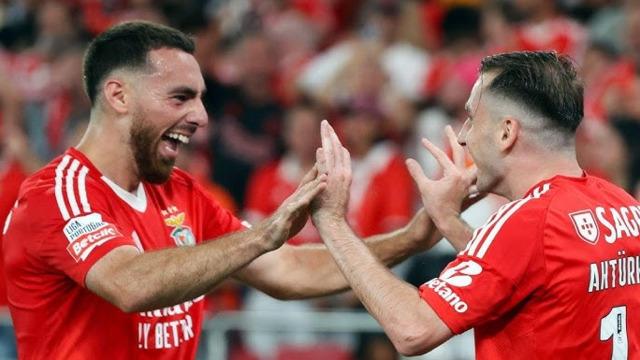 Kerem ve Orkun'a sis engel oldu! Benfica maçı sadece 9 dakika oynanabildi