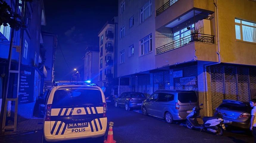 Ümraniye'de apartman dairesine silahla ateş açıldı