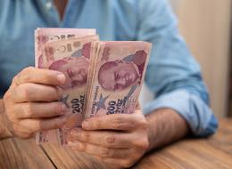 '20 bin TL'yi 1 Ocak'ta 15 bin TL olarak görecekler' Emekli maaşında '1 gün' çıkmazı! 'Ek bir maddeyle, sadece 2024'ü kapsasın diye...'