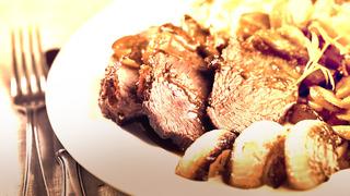 Domuz eti skandalına din, devlet ve bayraklı savunma! Düzce'de binlerce vatandaşa domuz eti yedirdiler, açıklamalarıyla daha da tepki çektiler