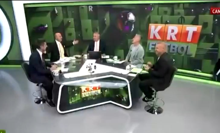 O sözleri duyunca çılgına döndü, canlı yayında kravatını ve çoraplarını çıkarıp stüdyonun ortasına attı! Sebebi: Fenerbahçe... G2