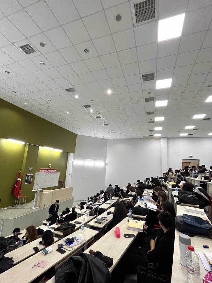 Yürekleri karartan haberler üniversiteleri de siyaha bürüdü: Öğrenciler iş birliği yaptı, kampüslerden kapkara görüntüler geldi G3