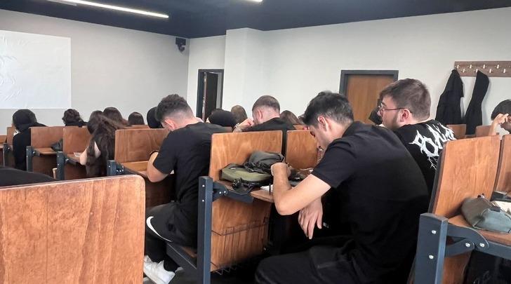 Yürekleri karartan haberler üniversiteleri de siyaha bürüdü: Öğrenciler iş birliği yaptı, kampüslerden kapkara görüntüler geldi G4