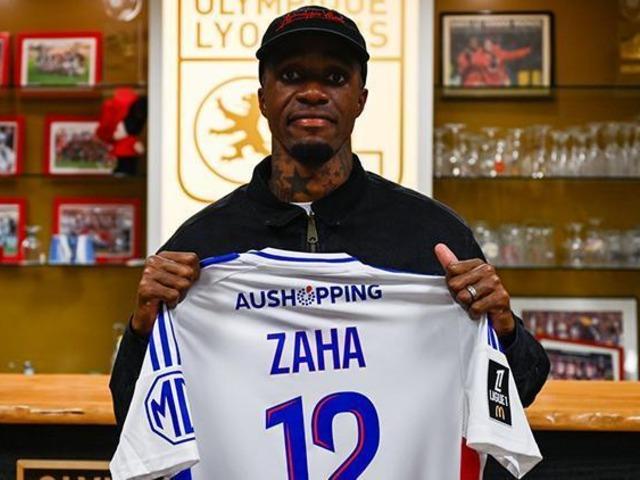Zaha'ya hocasından olay sözler: Futbolcu değil!