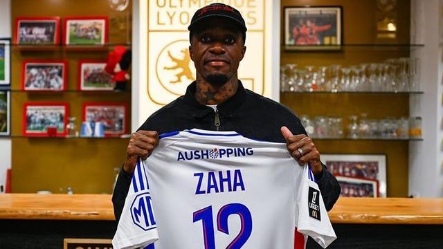 Galatasaray'dan kiralık olarak gitmişti! Zaha'ya hocasından olay sözler: Futbolcu olarak değerlendirmek zor