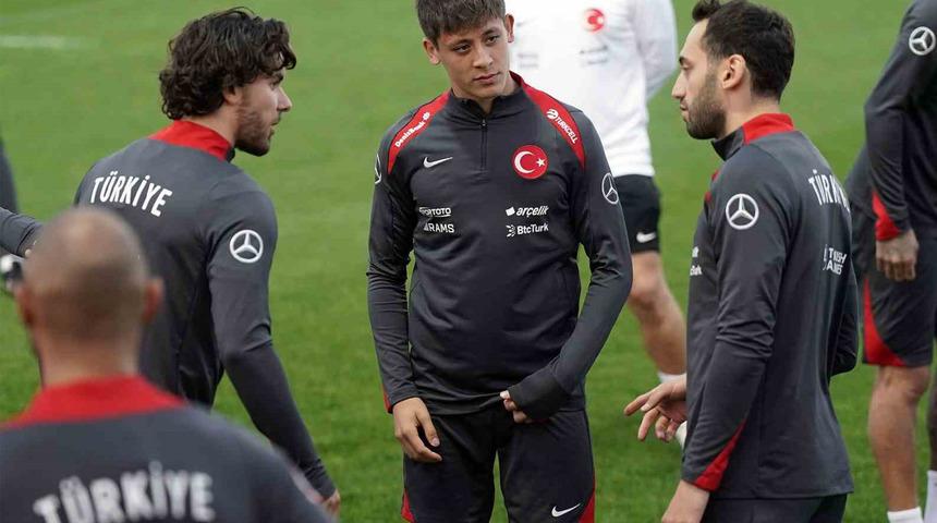 A Milli Takım, Karadağ maçı hazırlıklarına başladı