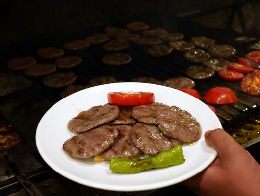 Ünlü köfte zincirinde de domuz eti skandalı!