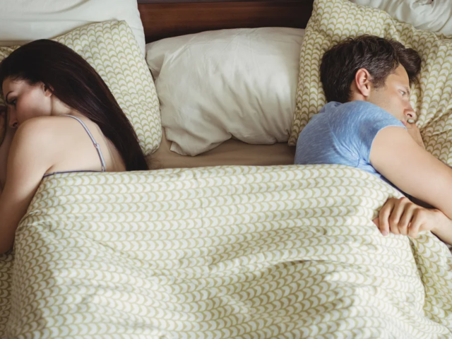 Partnerinize karşı cinsel çekim hissetmiyorsanız bilmeniz gerekenler! Kıvılcımı geri getirmek mümkün mü?