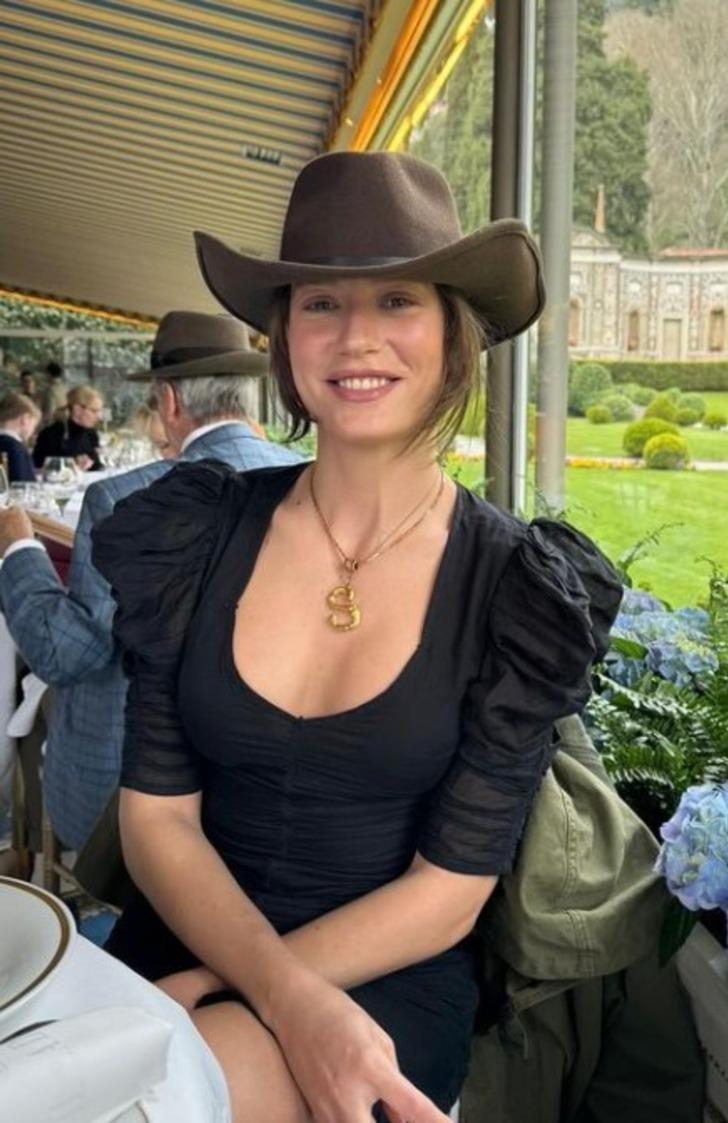 Yeni imajıyla yine şaşırttı... Serenay Sarıkaya'ya bakan bir daha baktı! 'Sana ne olmuş?' G5