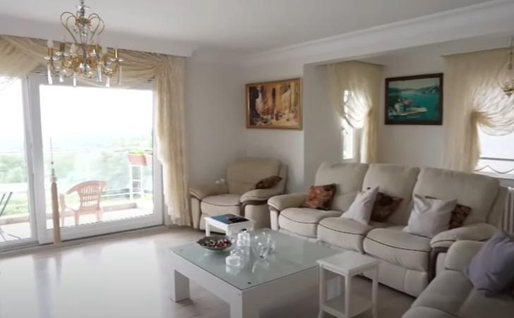 Popstar'a damga vurmuştu! Aydan Kaya Sarıyer'deki 6+1 odalı lüks evinin kapılarını Evrim Akın'a açtı! Hem deniz hem orman manzaralı...  G5