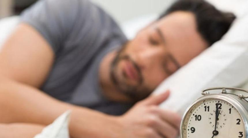 Aldatan erkek arkadaşının penisini kesti