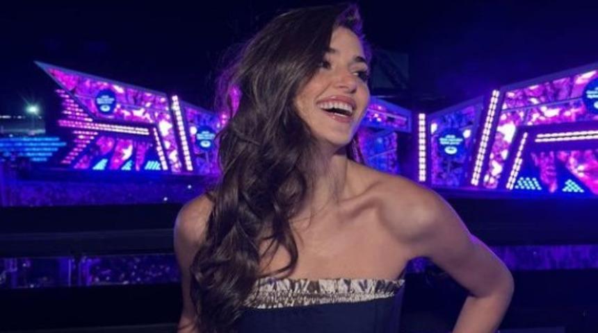 Etkinlikten etkinliğe koşuyor! Hande Erçel'in NBA maçı kombini dudak uçuklattı 