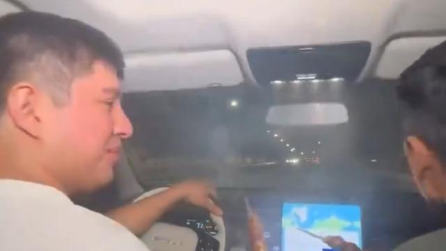 Sosyal medyada tepki çeken görüntüler! Arabanın ortasında mangal yaptılar... Bir gören bir daha baktı: Bu nasıl oluyor?