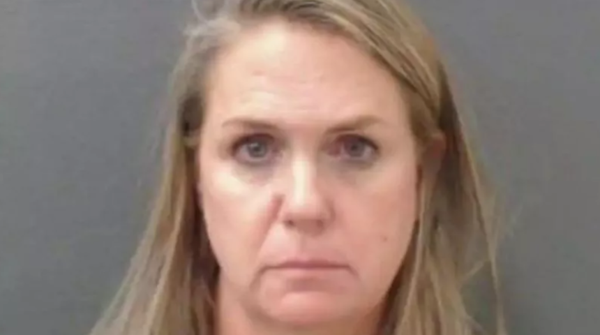 51 yaşındaki öğretmen inşaatta reşit olmayan bir öğrenciyle yakınlaşırken yakalandı... Ülkede infial yaratan olay 