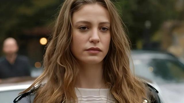 Kadın cinayetleri yorumu tepki çekmişti! Serenay Sarıkaya'dan sert açıklama geldi, isyan etti!  'Kendinize gelin...' 