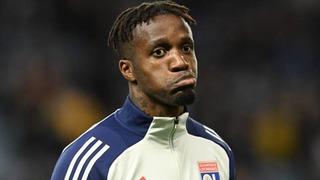 Wilfried Zaha yeni takımında da yapacağını yaptı! Lyon taraftarını çılgına çevirdi... Umrumda mı?