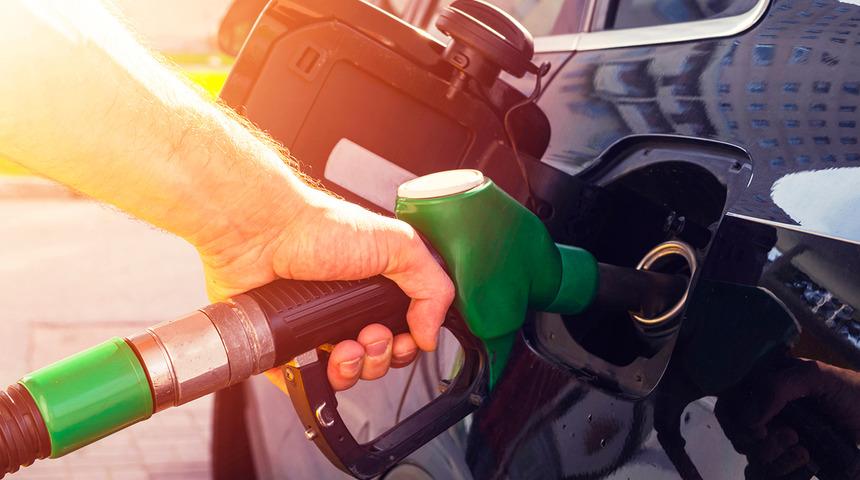 Akaryakıt fiyatları yine değişiyor! Çifte zam yolda; motorin ve benzinde artış bekleniyor