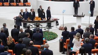 CHP lideri Özgür Özel, anketlerdeki düşüşü kabul etti: 4,5 puan öndeyken, 3 puan öndeyiz