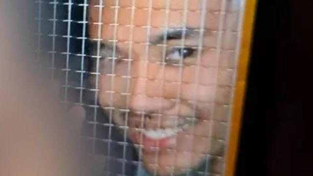 18 yaşındaki genç kadın  sokak ortasında taciz edildi! Güvenlik kamerası görüntüleri paylaşıldı... Saldırganın tavırları 'pes' dedirtti