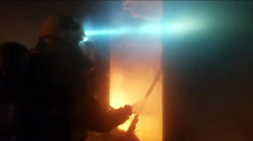 Kız kaçırma meselesi nedeniyle husumetli olduğu kişinin evini yaktı