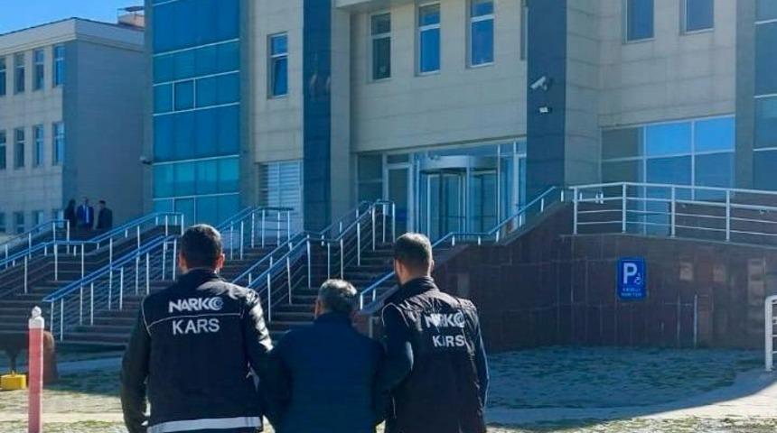 Kars'ta 17 yıl hapis cezası bulunan firari hükümlü yakalandı