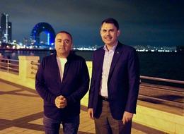 Çevre ve Şehircilik Bakanı Murat Kurum Bakü'de anlattı: 3 ayda her deprem şehrine üçer kez gittim 60 bin temel attık! 