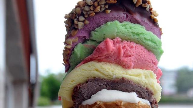 Liste kabardıkça kabardı...Bir top dondurma 75 liraydı! Tekin Usta Yüzde 100 keçi sütü diyerek vatandaşı kandırmış!