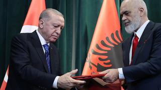 Türkiye ile Arnavutluk arasında 4 iş birliği anlaşması! İki lider imzaları attı