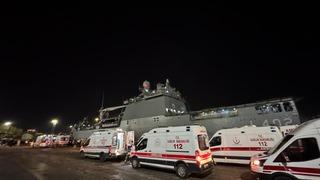 Lübnan'dan tahliye operasyonu: Deniz Kuvvetlerine ait iki gemi Mersin'e ulaştı