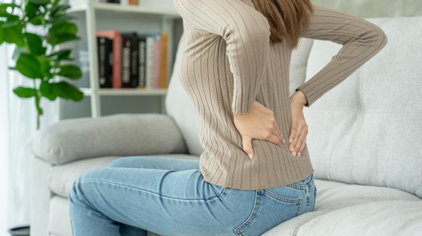 Bel fıtığına ne iyi gelir? Bel fıtığı en çabuk nasıl geçer? Sıcak su torbası bel fıtığına iyi gelir mi?