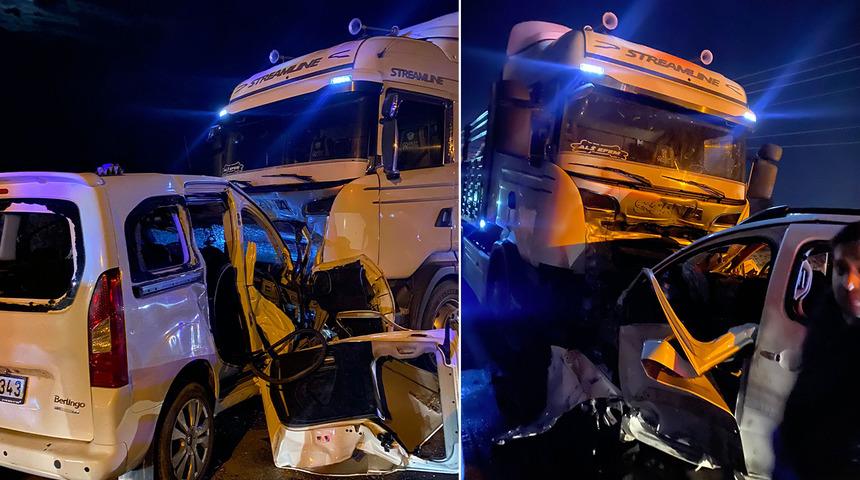 Diyarbakır'da zincirleme kaza! 4 araç birbirine girdi; 3 ölü, 2 yaralı