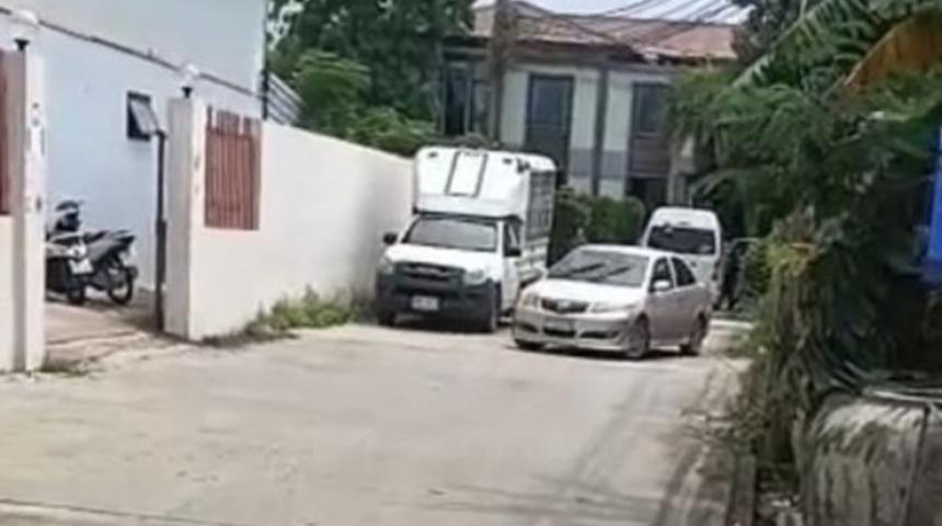 Karısının arabasının bagajına saklandı... Eşini sevgilisiyle yakalayınca öfkeden deliye döndü: İkisini de bıçaklayarak öldürdü