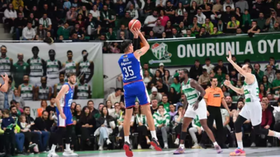 Anadolu Efes, Bursaspor deplasmanında galip! Ligde 2'de 2... 19172268-1200xauto