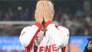 Galatasaray taraftarının sevgilisiydi! Podolski son maçına çıktı, hüngür hüngür ağladı