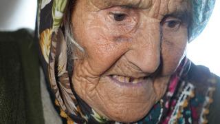 Cumhurbaşkanı Erdoğan'a olan sevgisiyle tanınıyordu... Türkiye’nin en yaşlı insanı Arzu Sınıroğlu, 117 yaşında hayatını kaybetti